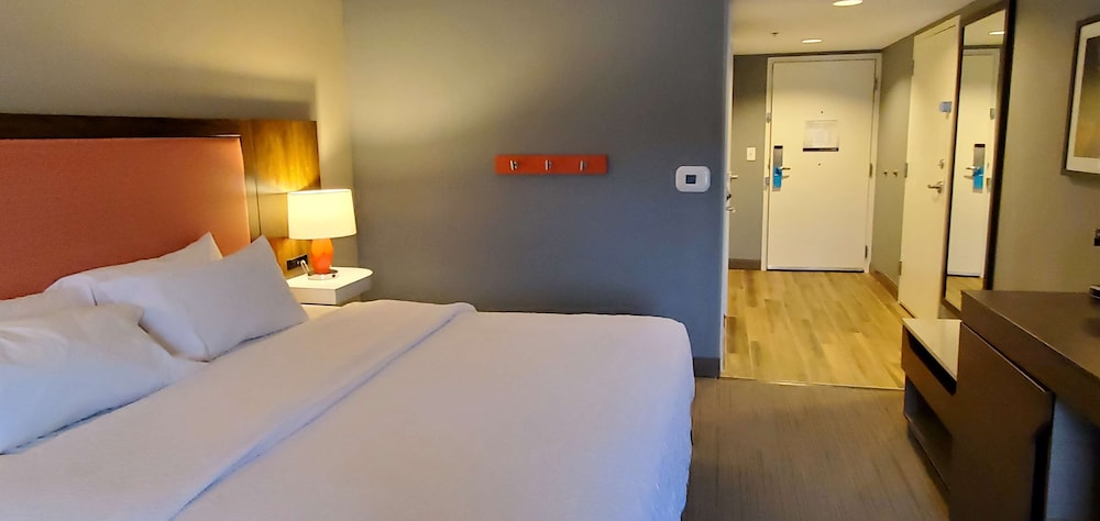 Hampton Inn Hillsville - photo 21