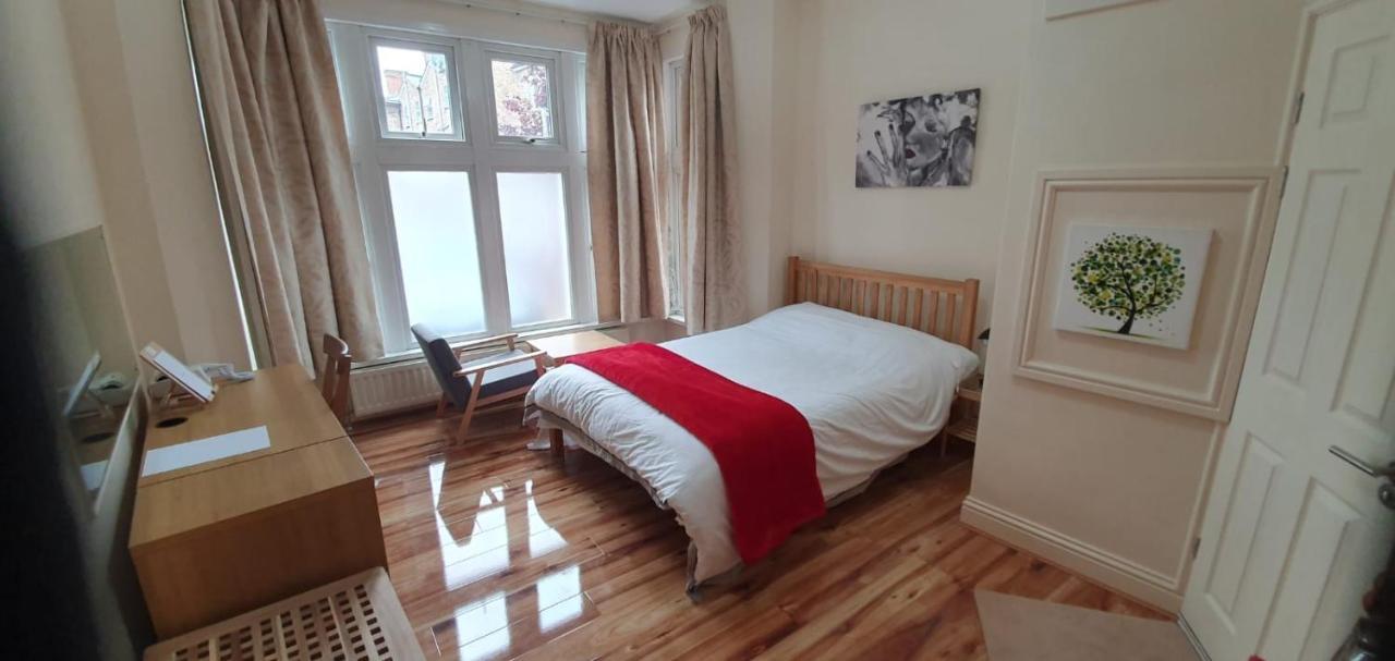 Chatsworth Guest House — 4-Star Luxury Hotel in London, United Kingdom