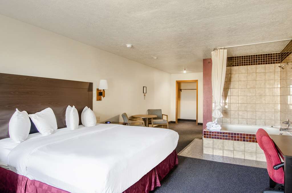 Americas Best Value Inn & Suites Ft. Collins E at I 25 - photo 18