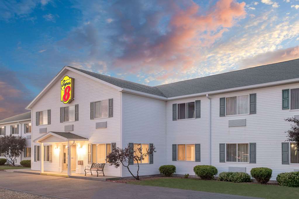Super 8 by Wyndham Canandaigua - photo 2