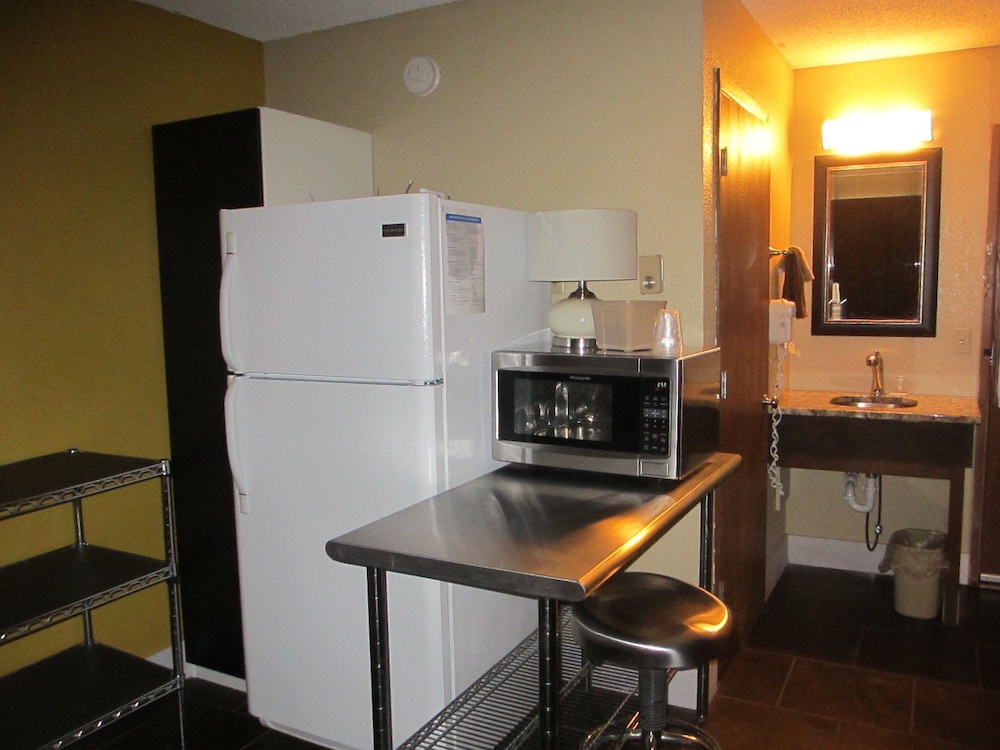 Riverside Suites - photo 19