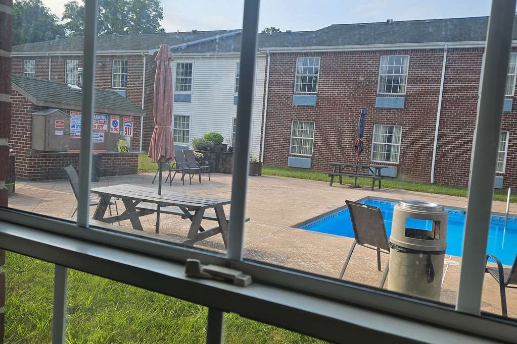 Quality Inn Dublin I 81 - photo 36