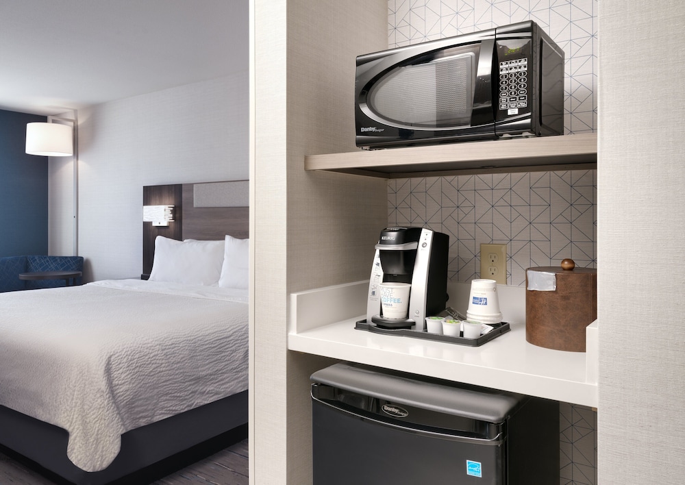 Holiday Inn Express Hotel & Suites Helena by IHG - photo 17