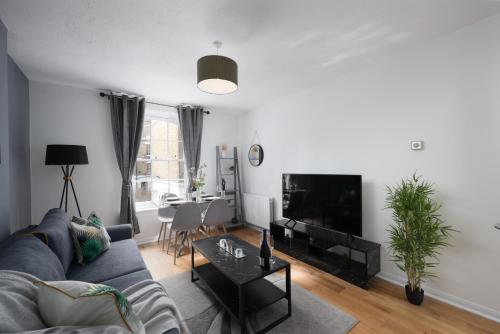 Modern One Bedroom Apartment Next To Old Street — 4-Star Luxury Hotel in London, United Kingdom
