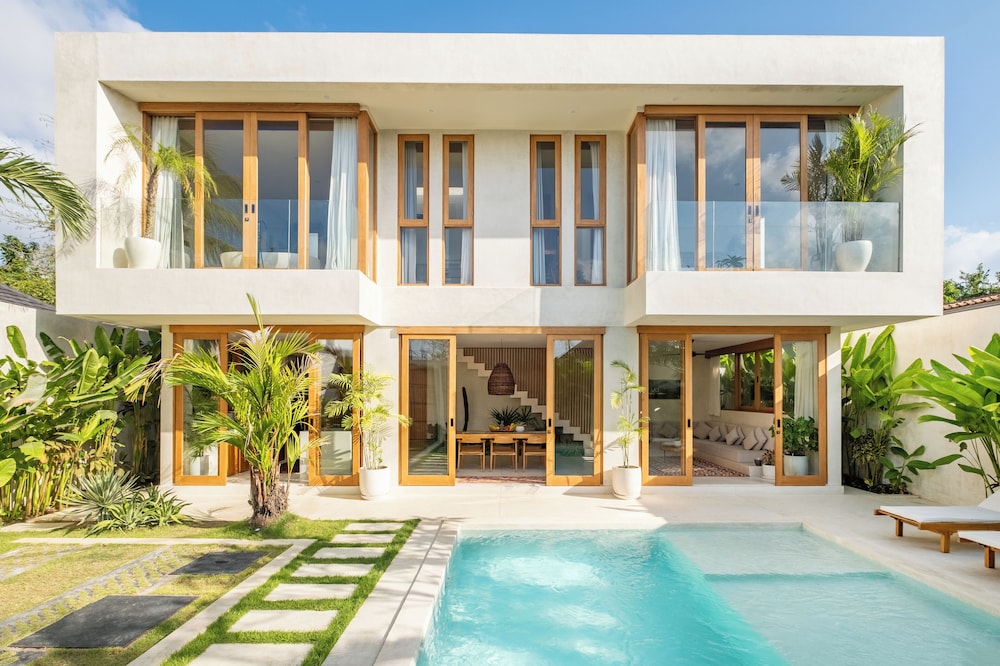 Villa Santina — 4-Star Luxury Hotel in Pecatu, Indonesia