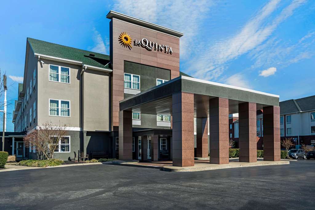 La Quinta Inn & Suites by Wyndham Lebanon - photo 4