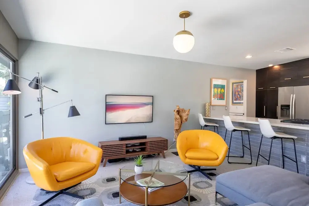 Lux Desert Retreat 4BR Pool Spa Stunning Views in Palm Springs, United States