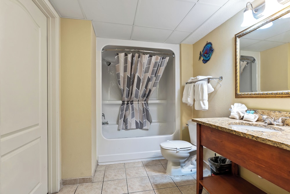 Units at Carolinian Beach Resort by Elliott Beach Rentals - photo 46