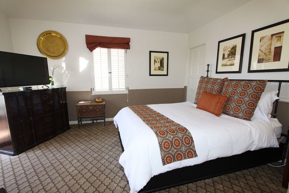Cypress Inn - photo 17