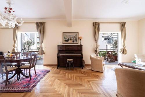 All time Classic: Pianist's 5th FL Apt @ Acropolis — 4-Star Luxury Hotel in Athens, Greece