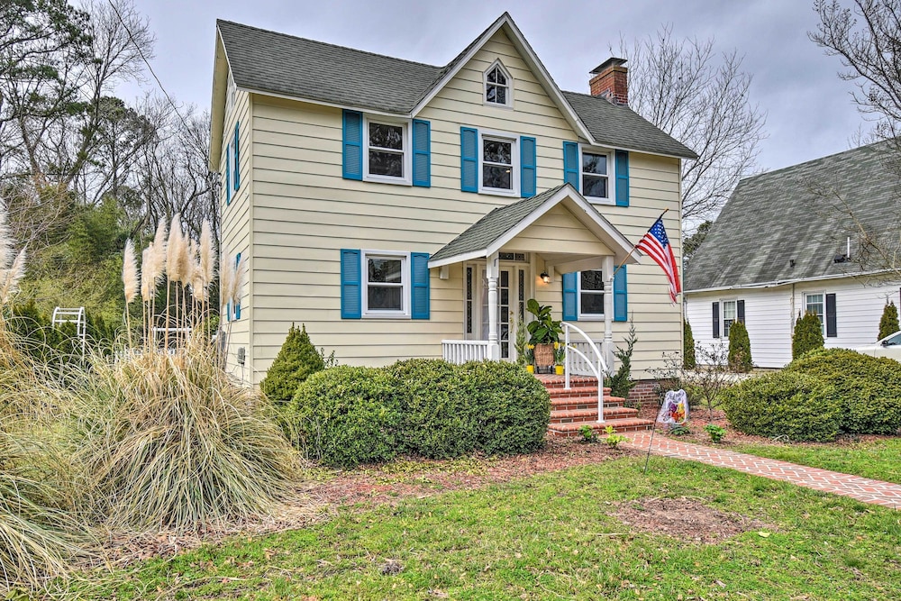 Charming Cape Charles Vacation Rental Home — 4-Star Luxury Hotel in Cape Charles, United States