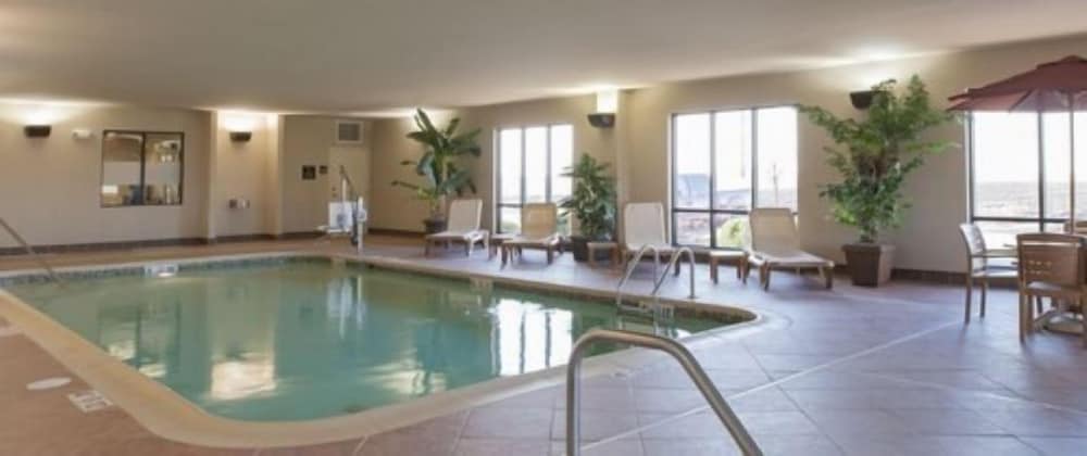 Hampton Inn Macomb - photo 37