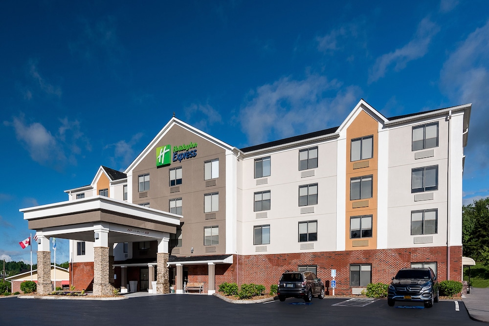 Holiday Inn Express Hillsville by IHG — hotel in Hillsville