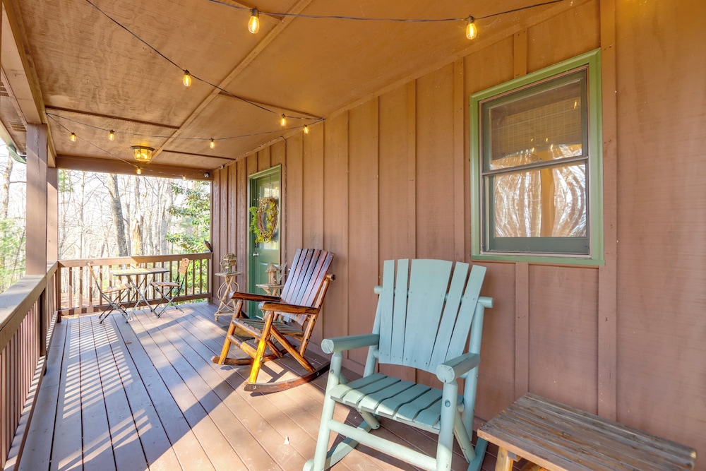 Peaceful Ellijay Cabin: Pool Access & Resort Perks — hotel in Ellijay