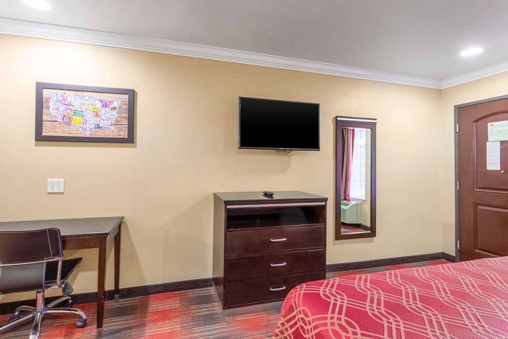 Econo Lodge Inn & Suites Escondido Downtown - photo 14