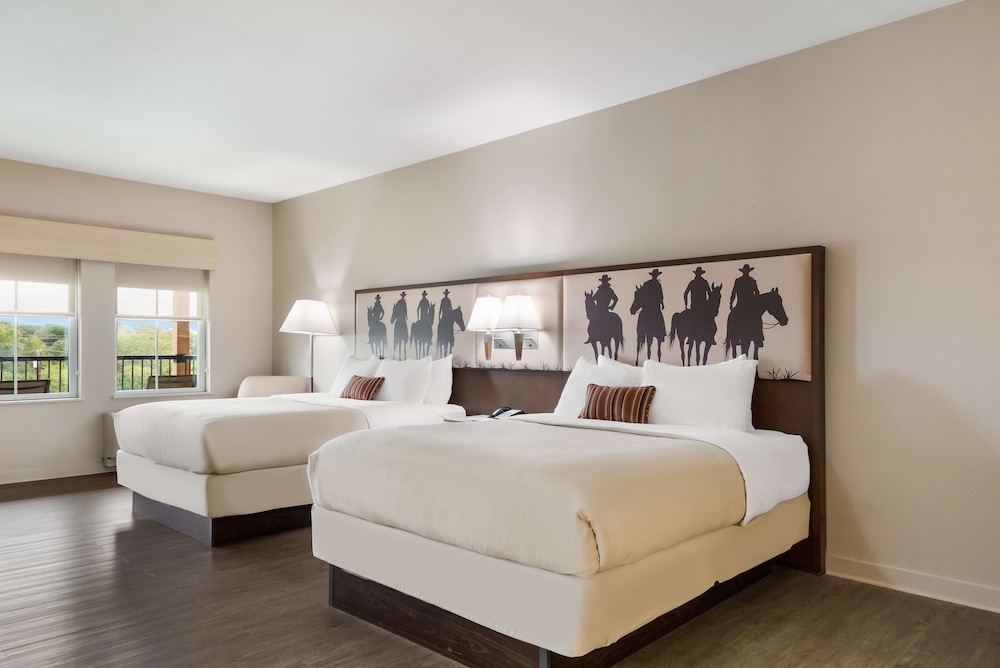 Best Western Bandera Suites & Saloon - photo 14