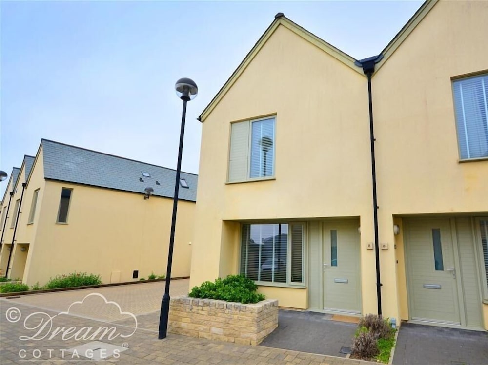 Olympic Cottage — 4-Star Luxury Hotel in Portland, United Kingdom