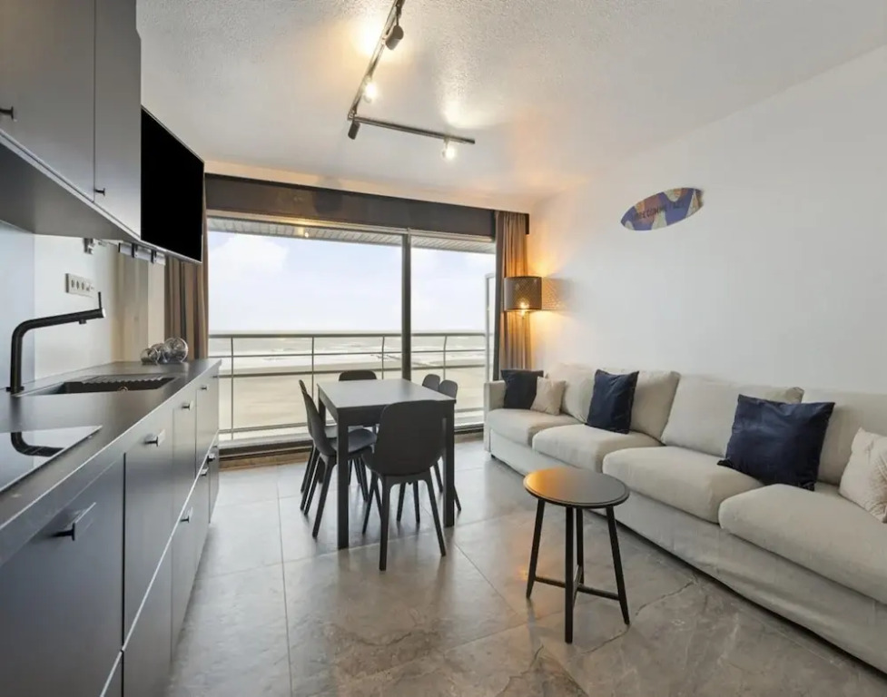 Apartment for 4 People With Terrace — 4-Star Luxury Hotel in Blankenberge, Belgium