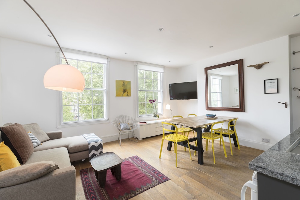 JOIVY Smart 3 bed Flat in Islington Close to Angel Tube — 4-Star Luxury Hotel in London, United Kingdom