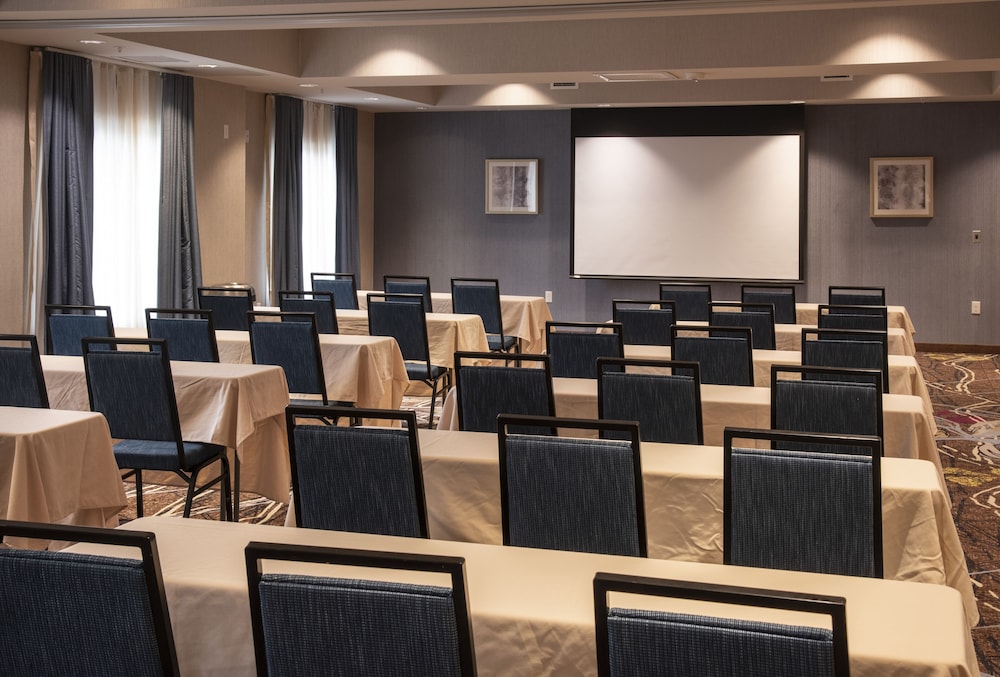 Hampton Inn & Suites Seattle Redmond - photo 45