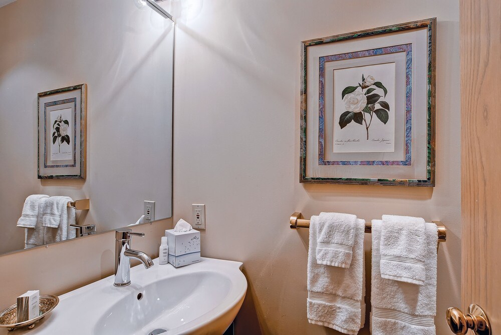 Highlands Slopeside by East West Hospitality - photo 377