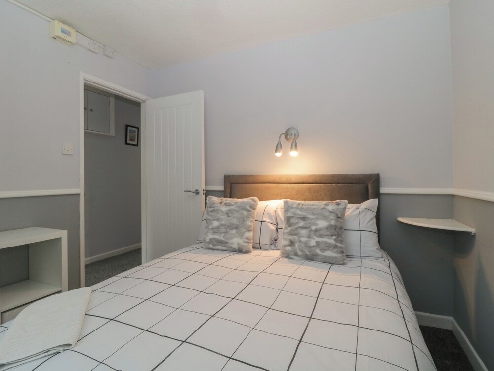 Flat 5 Big Tree Holiday Flats — Paignton — photo 4