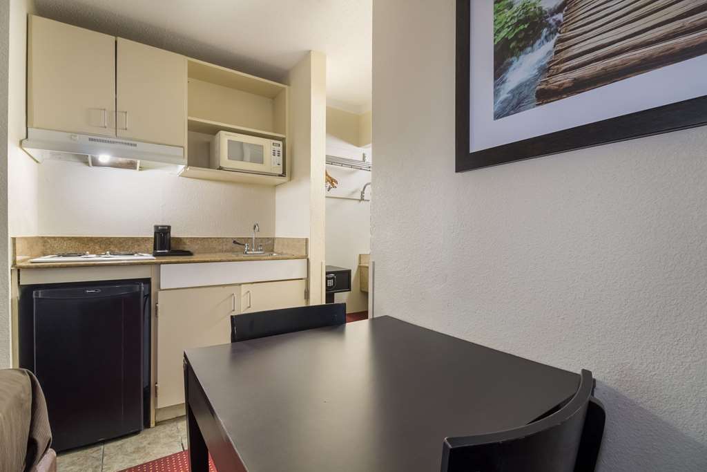 Suburban Studios Florence I 95 - photo 11