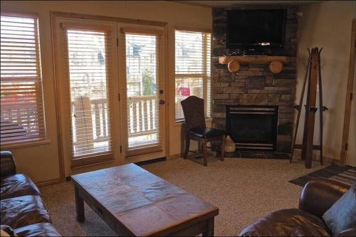 Eden Mtn Retreat MH207 Near Powder Mtn Hot Tub in Eden, United States