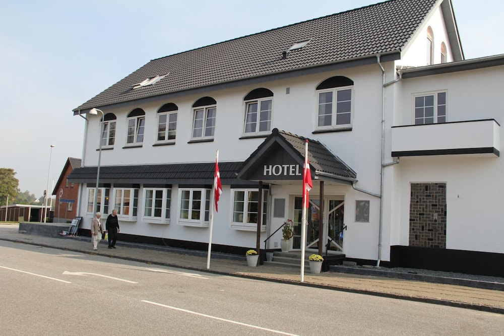 Hotel Aulum Kro — hotel near Midtjyllands Airport / Air Base Karup