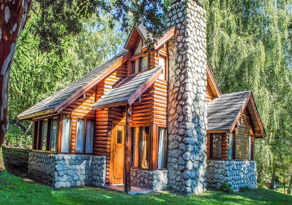 Ruma Andina by DOT Cabana in Villa La Angostura, Argentina