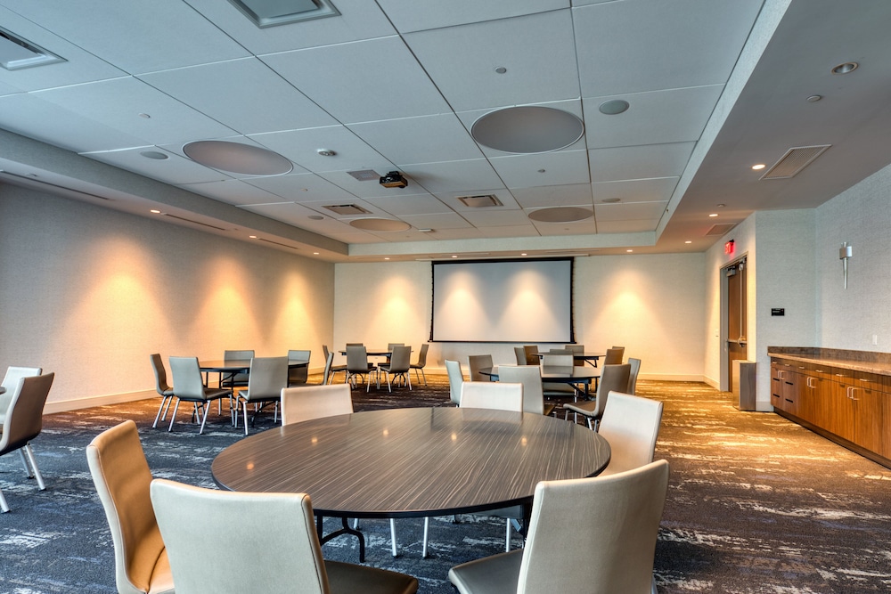 Holiday Inn Express & Suites Charlotte South End by IHG - photo 103