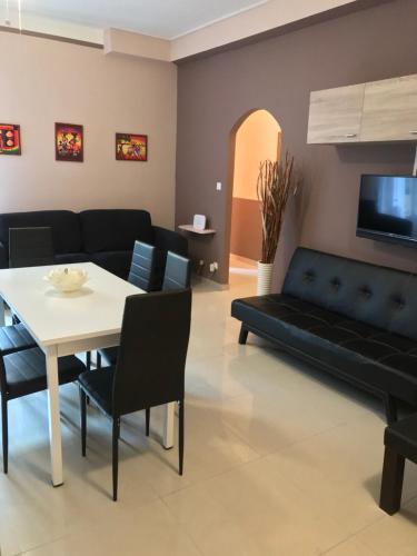 Brown apartment — 4-Star Luxury Hotel in San Remo, Italy