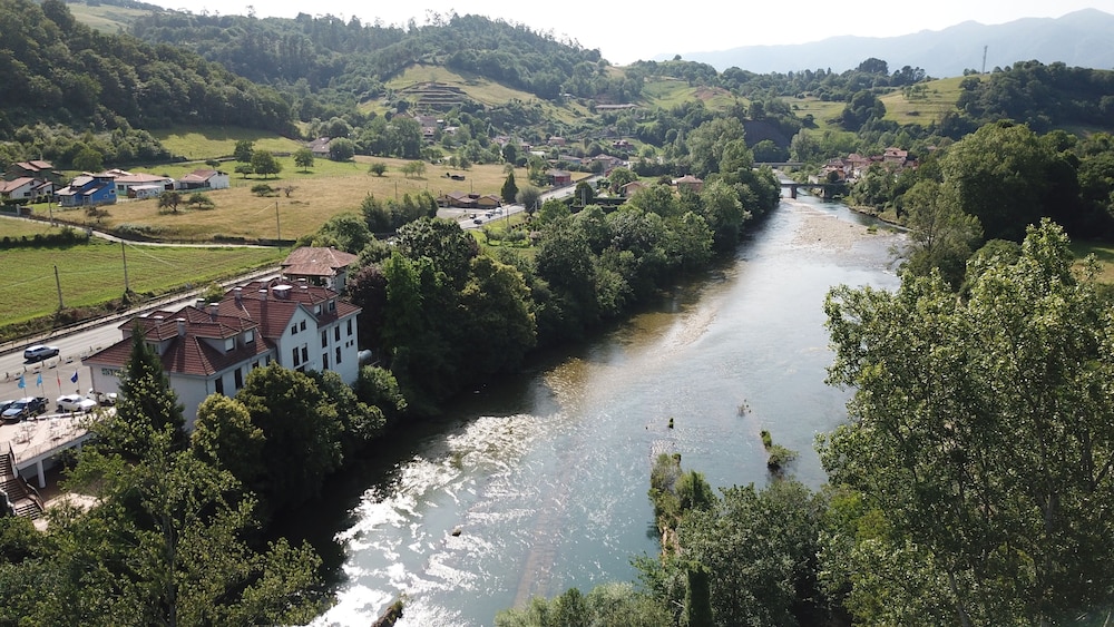 Hotel El Capitan — hotel in Cangas De Onis
