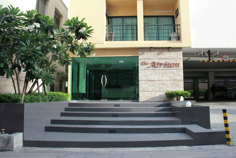 The Atrium Ratchada 13 - carbon neutral hotel in Bangkok