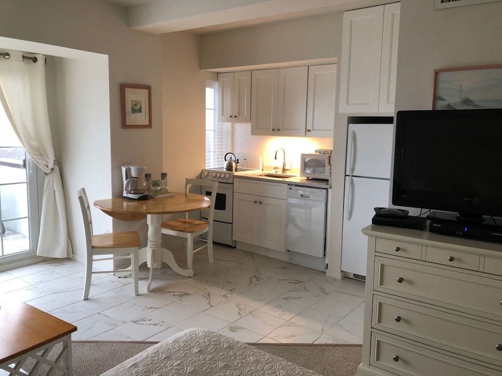 Montauk Manor - photo 23