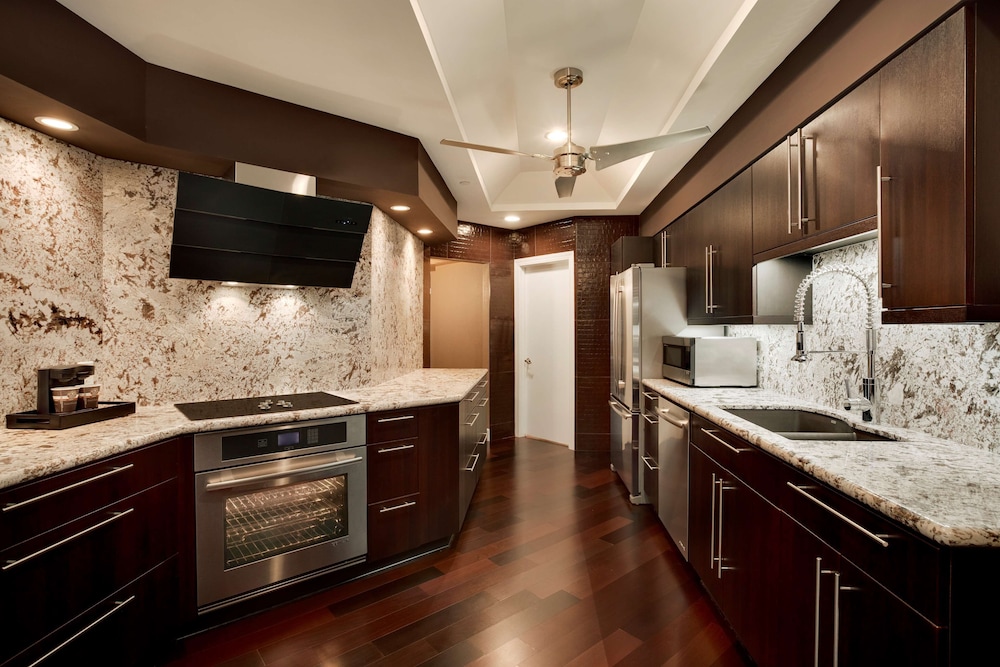 Embassy Suites by Hilton Scottsdale Resort - photo 12