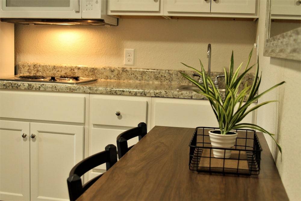 Stay Plus Extended Stay Suites - photo 25