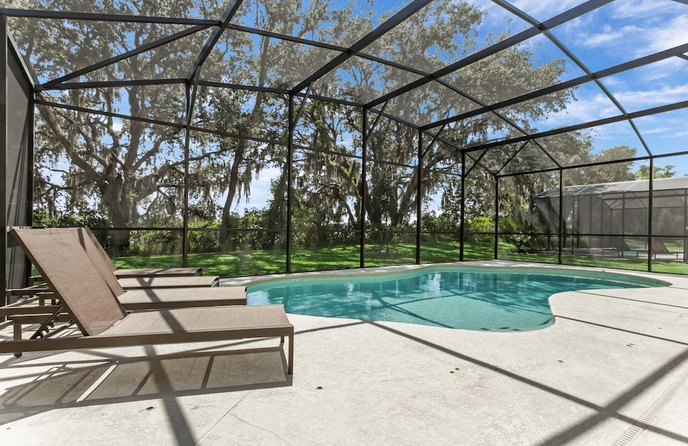 Beautiful 9 bedroom pool home located in the Solterra Resort home - photo 23