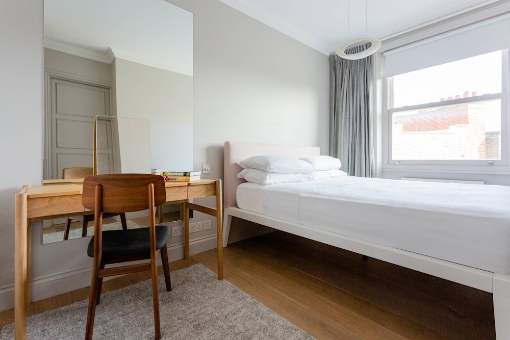 Cresswell Gardens IV by Onefinestay — 4-Star Luxury Hotel in London, United Kingdom