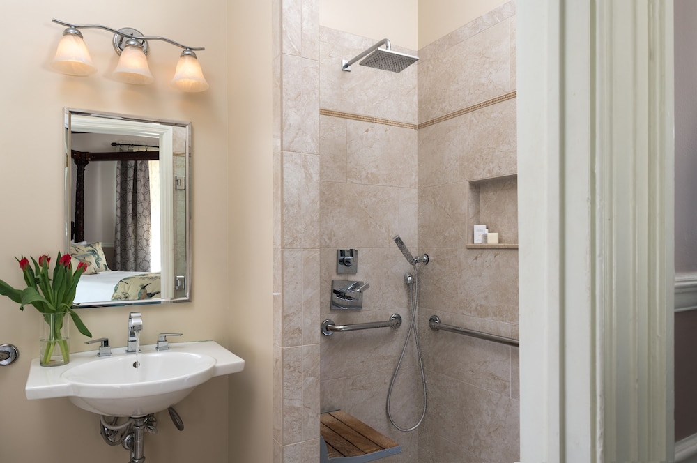 Albemarle Inn - photo 82