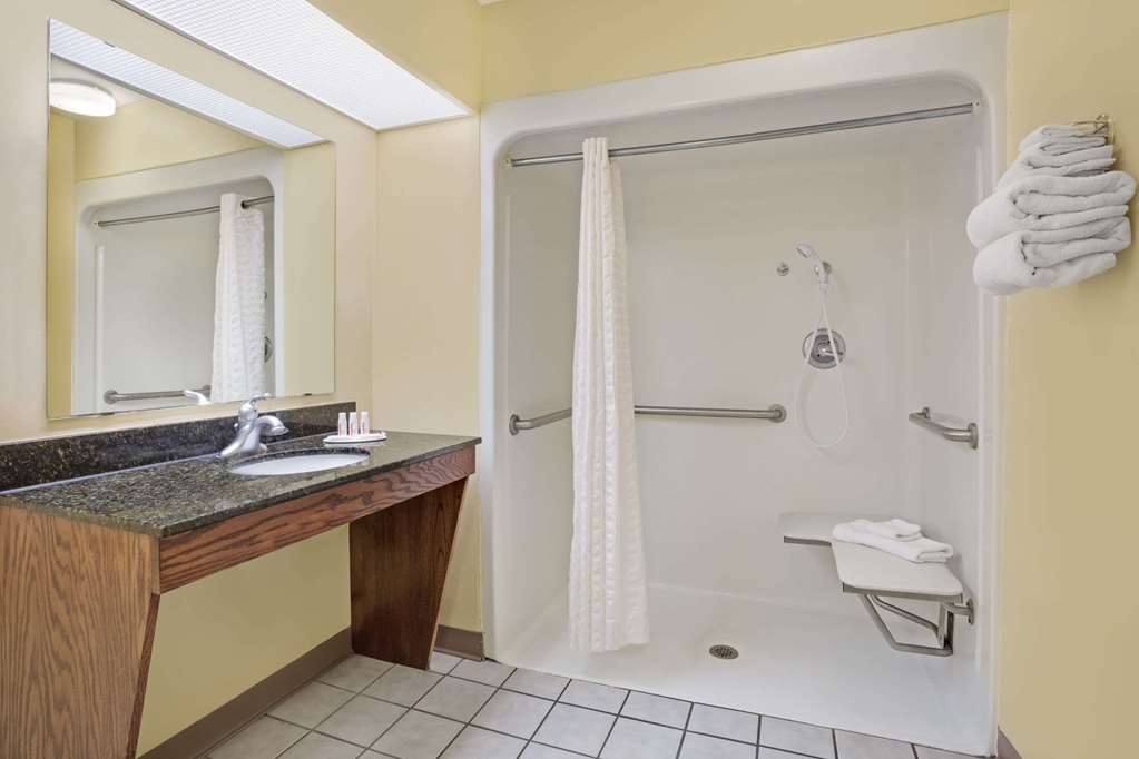 Baymont by Wyndham Thomasville - photo 22