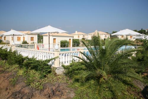 Navarone Beach Apartments — 4-Star Luxury Hotel in Petrochori, Greece