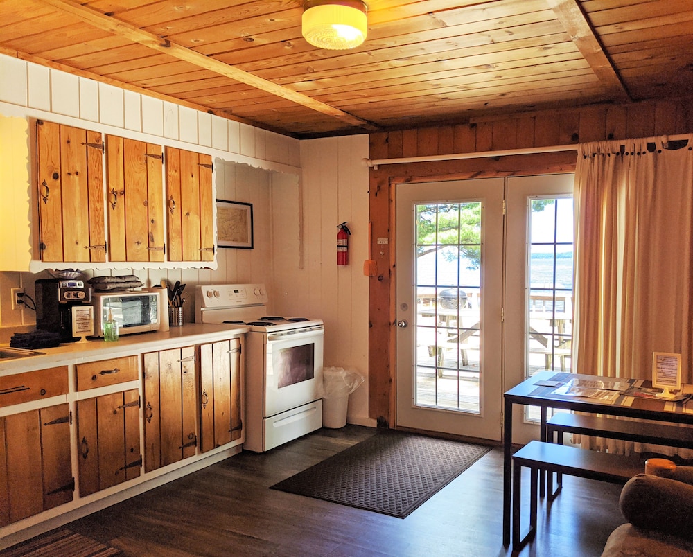 Coadys' Point of View Lake Resort - photo 214