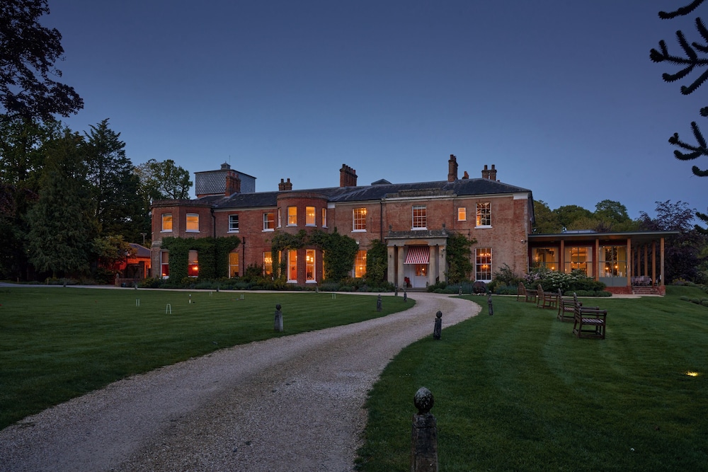 The Retreat Elcot Park