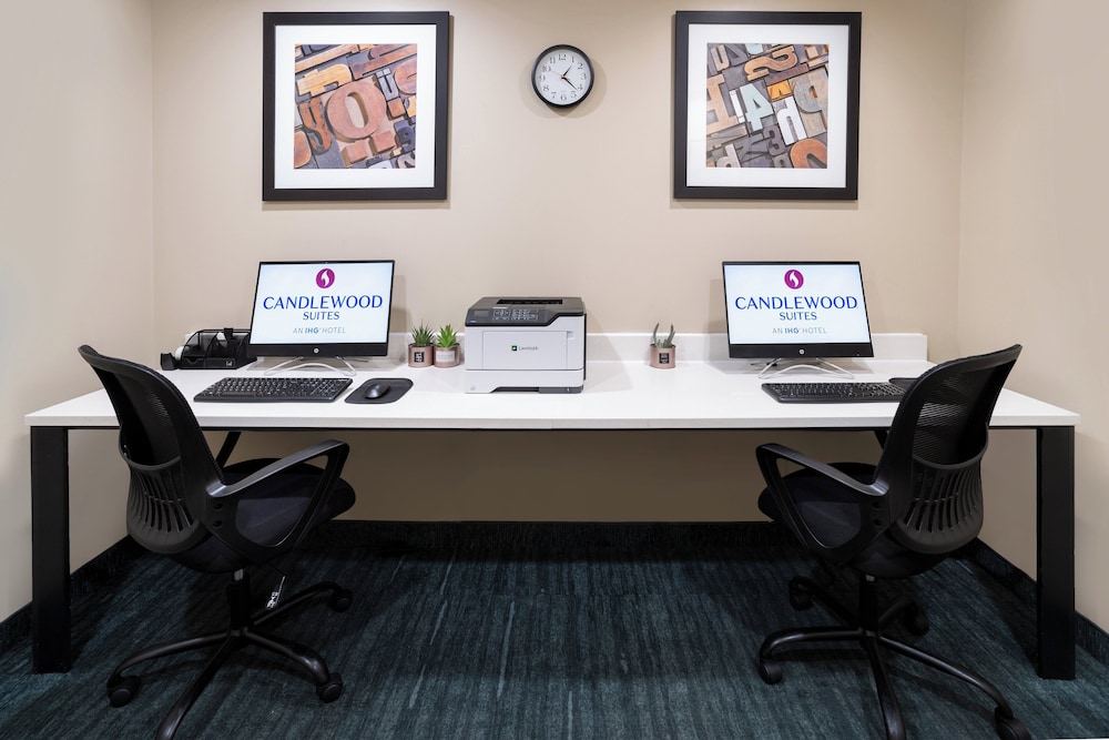 Candlewood Suites Chester Philadelphia International Airport by IHG - photo 34