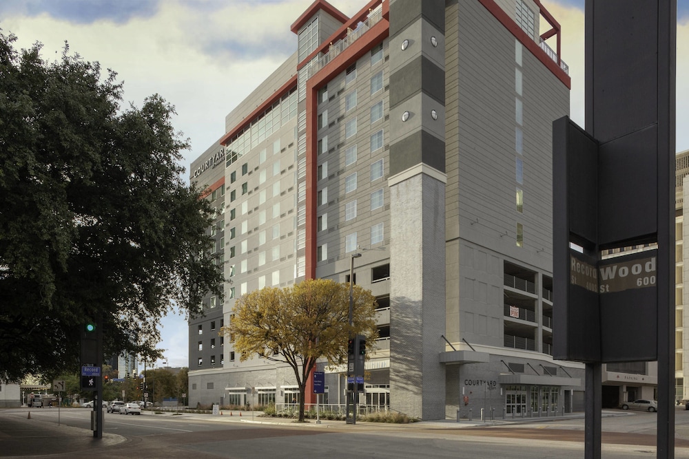 Courtyard by Marriott Dallas Downtown Reunion District - featured photo