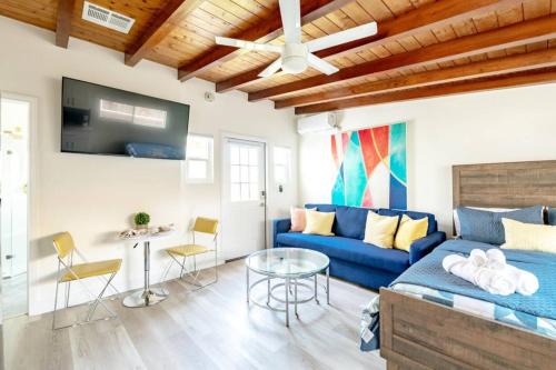 Chic Studio Suite Serene Backyard in Heart of SD — 4-Star Luxury Hotel in San Diego, United States