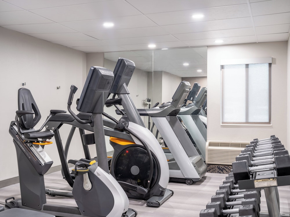 Candlewood Suites Rockford by IHG - photo 20