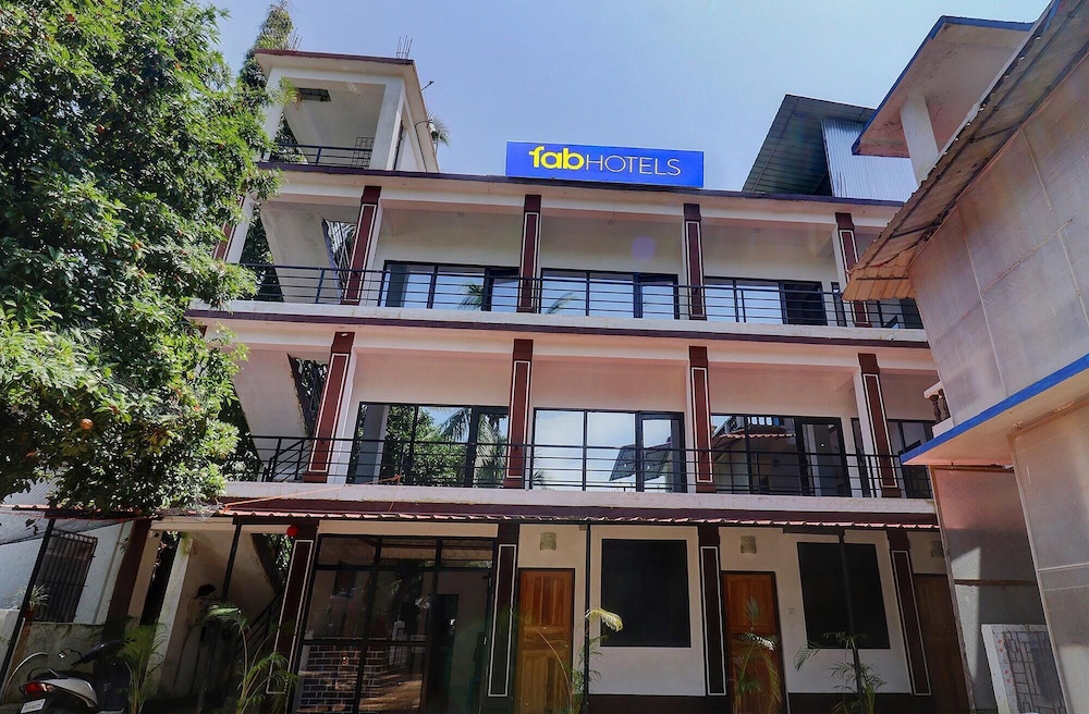 Fabhotel Zelosena in Calangute, India