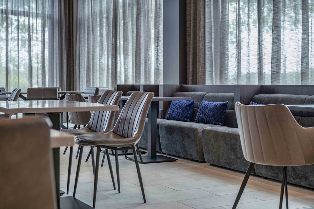 Staybridge Suites Boston Logan Airport Revere by IHG - photo 36